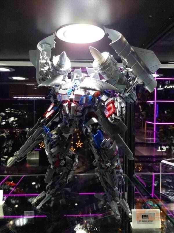 IRON WARRIOR IW-06 Jet Power Armor (Rerun)