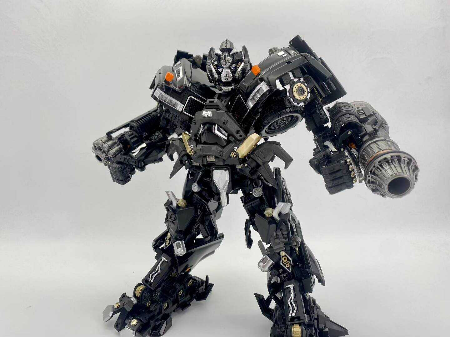 割引価格 Black Apple M-06 Ironhide SF・ファンタジー・ホラー