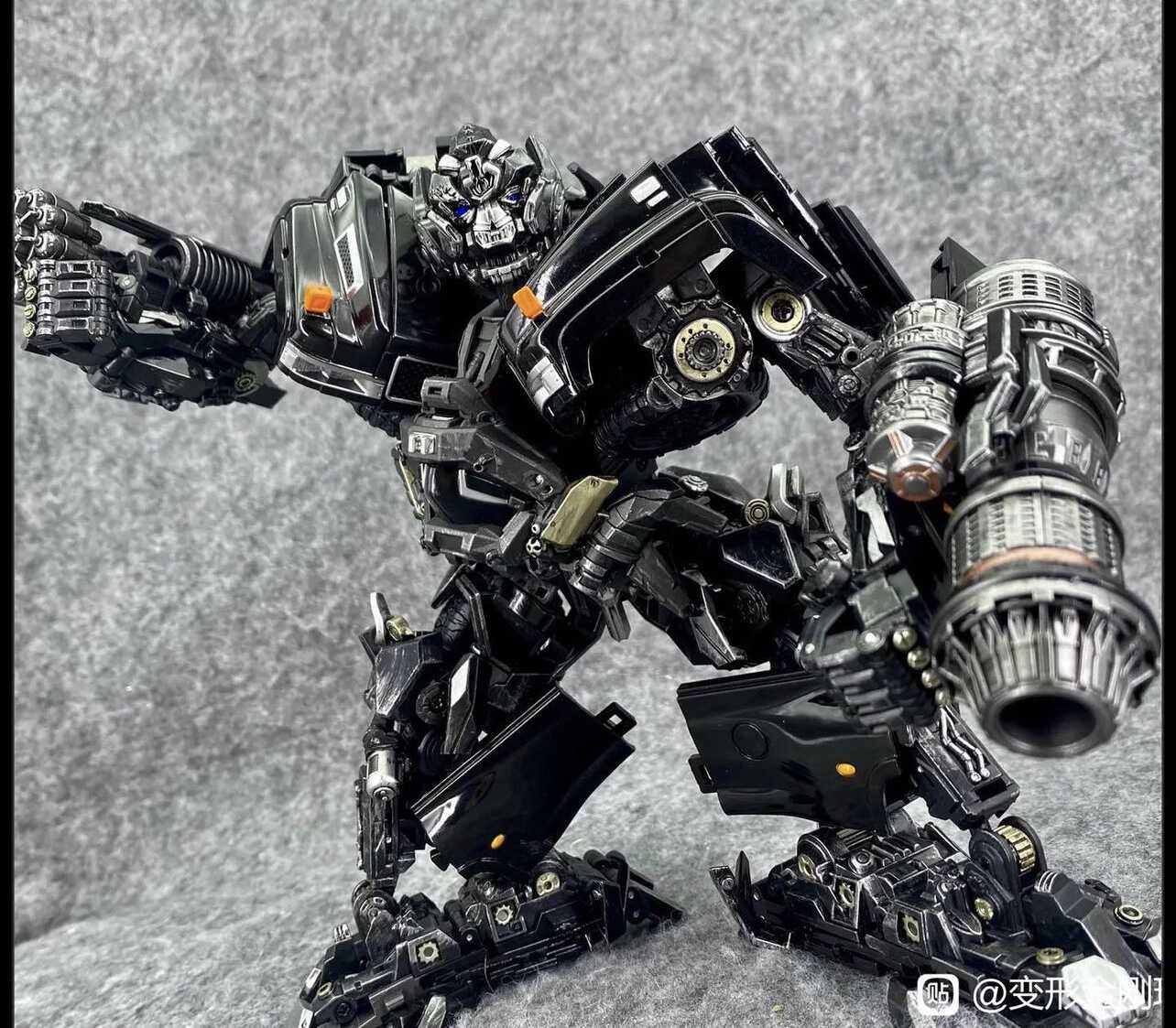 Black Apple M-06 Ironhide